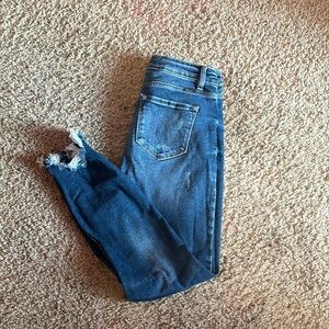 Distressed Skinny Jeans • KanCan • Size 9/28